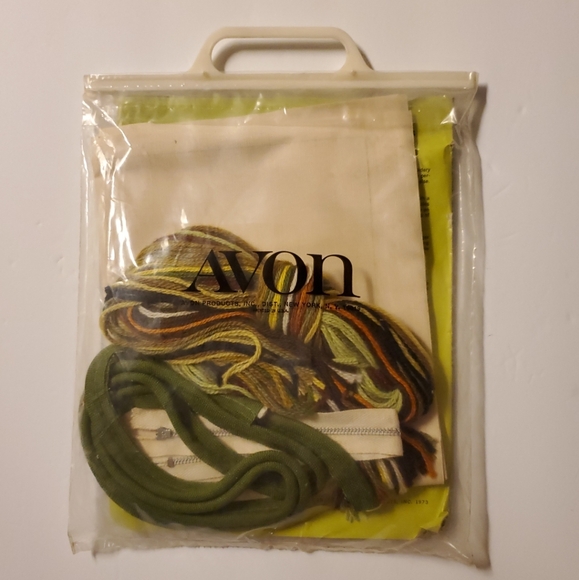 Avon Owl Mates Pillow Creative Needlecraft Crewel Embroidery Kit Vintage 1973 - Picture 2 of 5